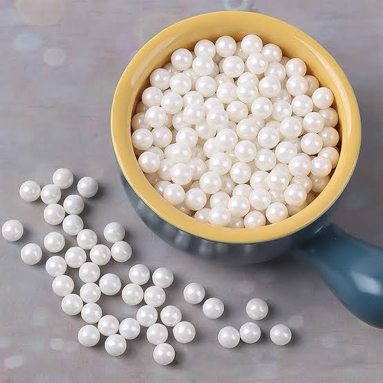 Imported White Dragees 7MM - 100gm Bottle